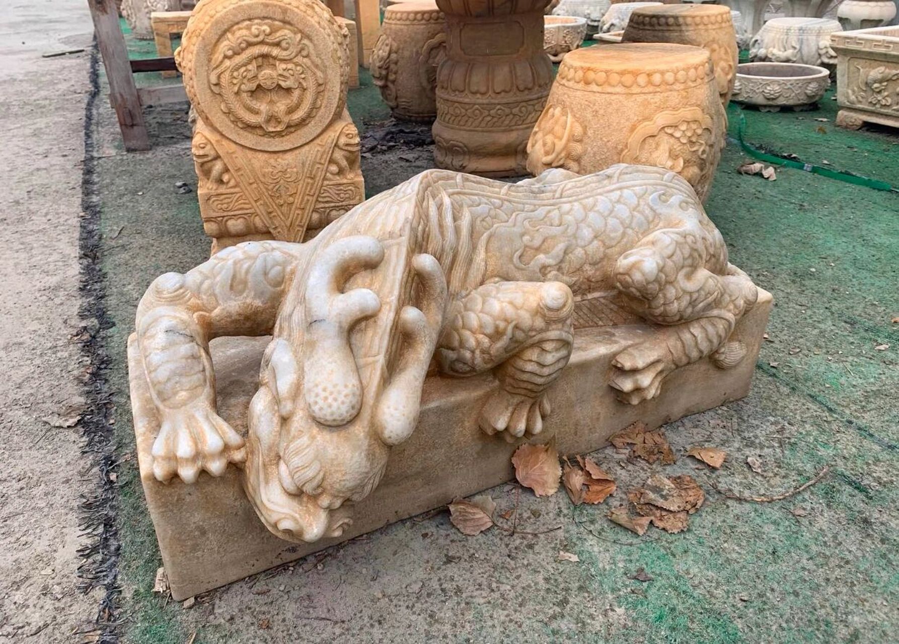 摆放吸水兽都有哪些寓意 石雕吸水兽是瑞兽的一种,也叫蚣蝮(gōng fù