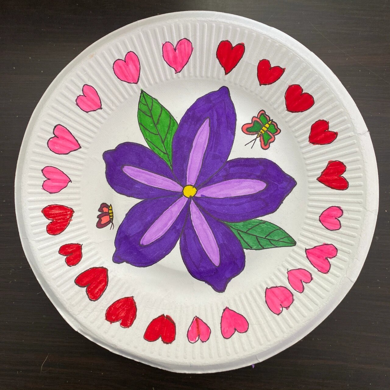 四年级学生美术作业——漂亮的挂盘