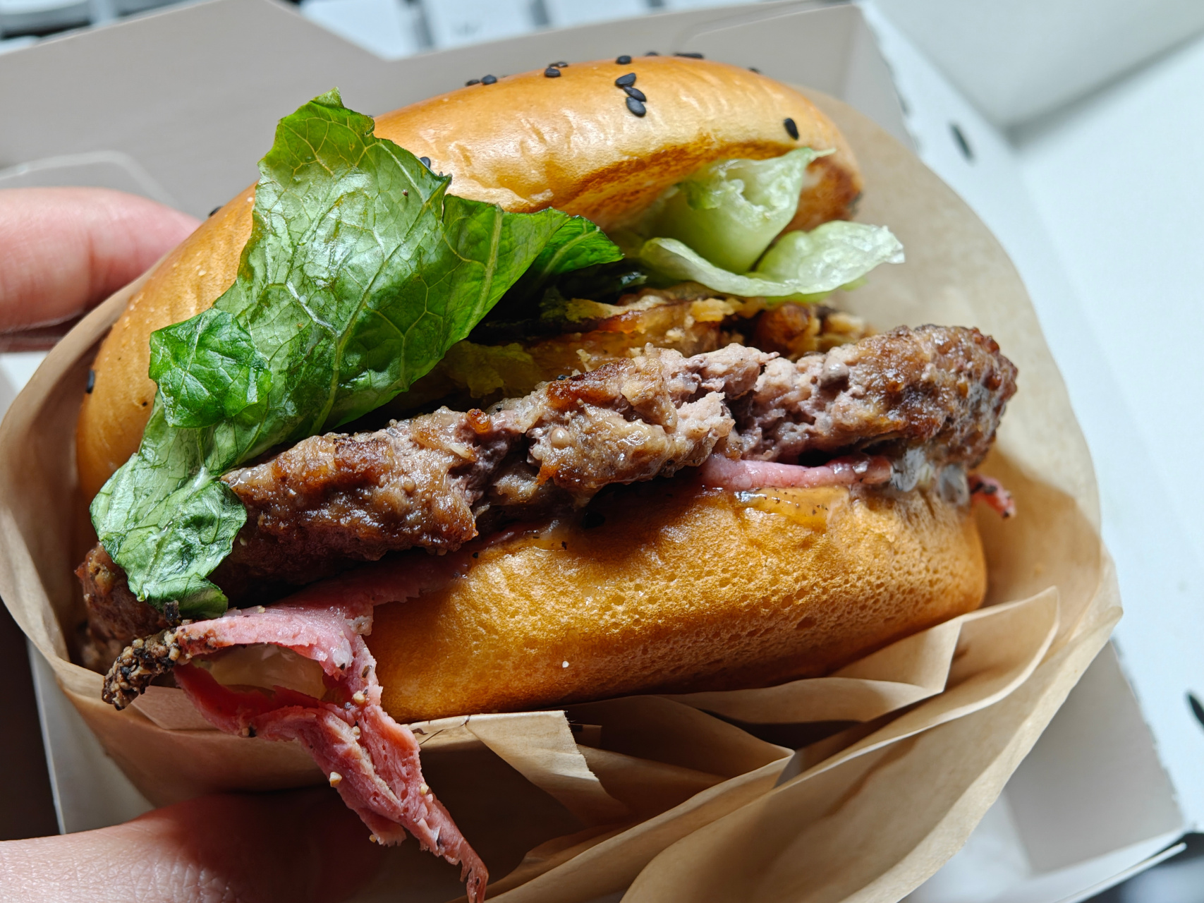 第一次尝试汉堡王这个大嘴安格斯汉堡 真的蛮好吃,推荐!