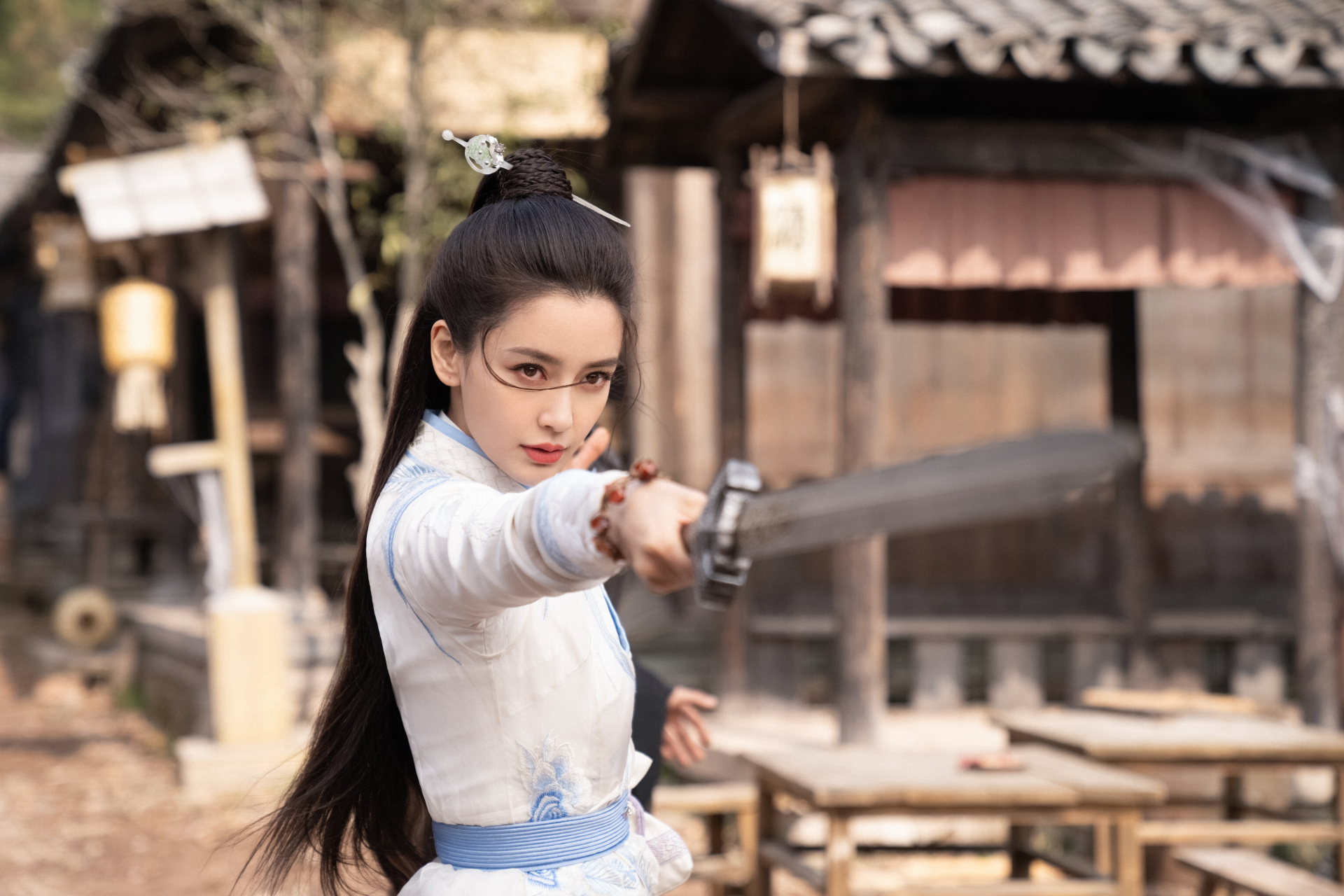 angelababy ·#尘缘# 区区篁蛇算什么,无所谓,张殷殷@angelababy 会