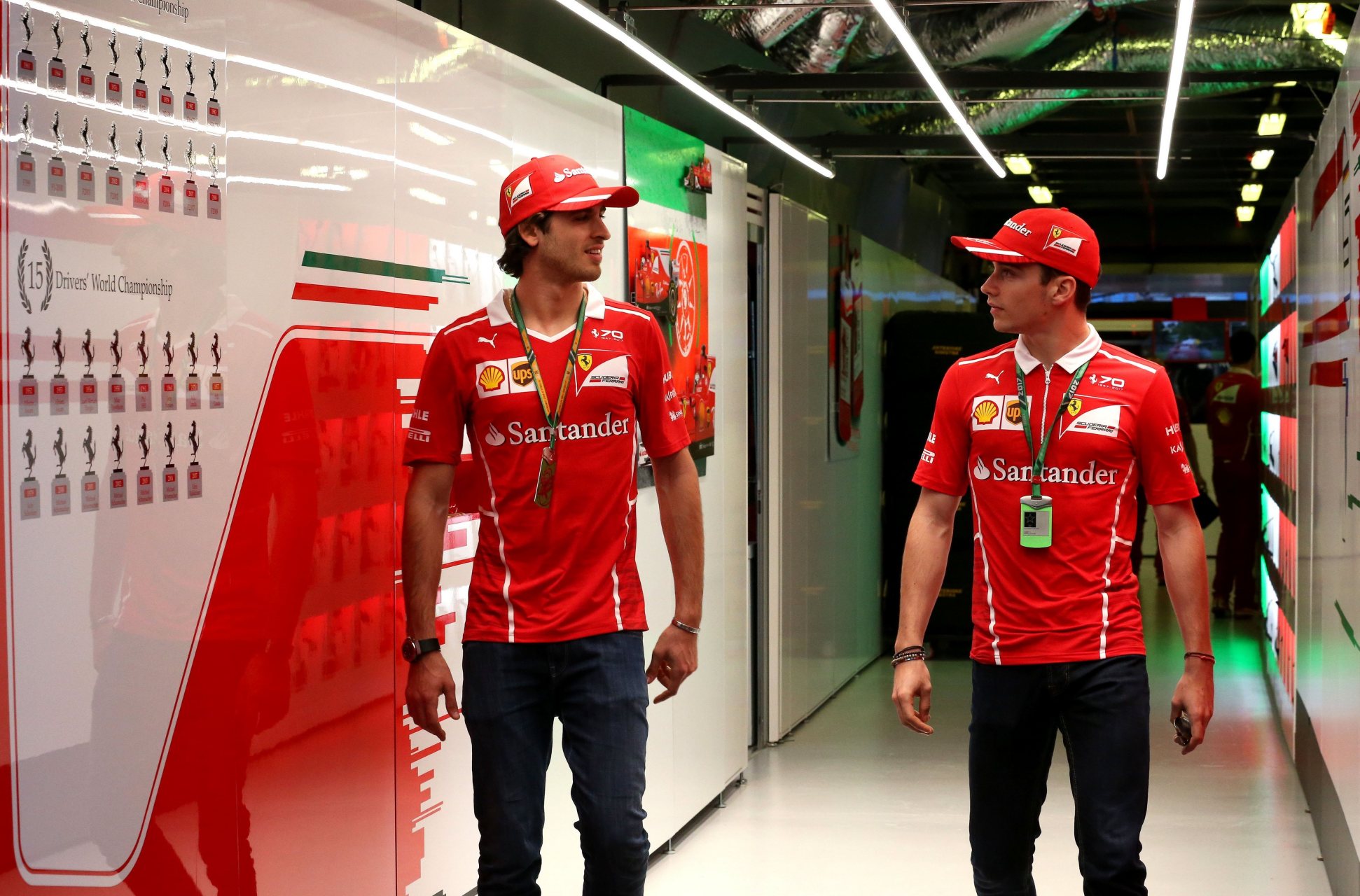 勒芒24小时耐力赛冠军安东尼奥·吉奥维纳兹与法拉利二号车手夏尔