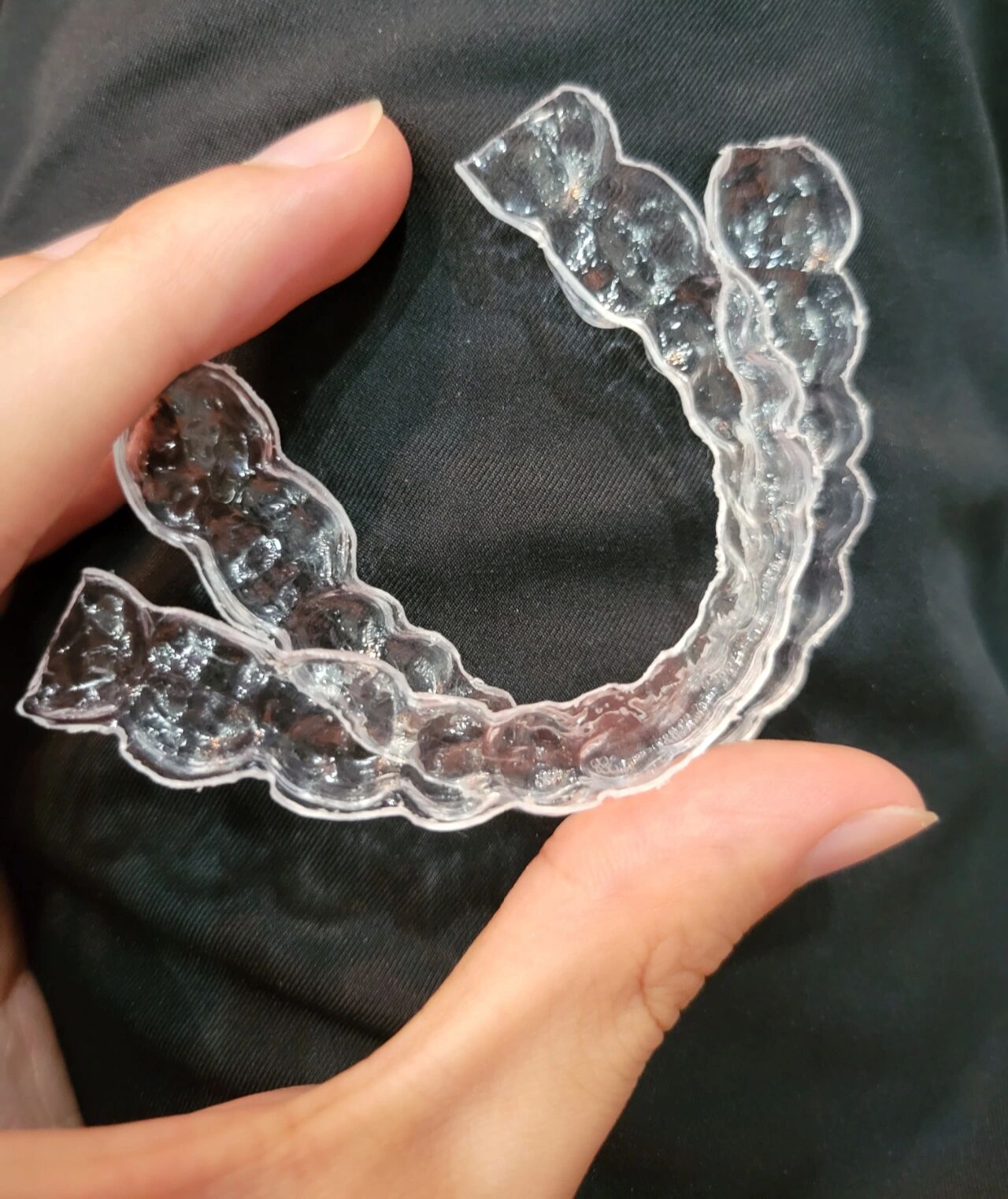 保持器带着恶心,干呕,求救 带了两年半的牙套,14号刚摘掉 昨天去诊所