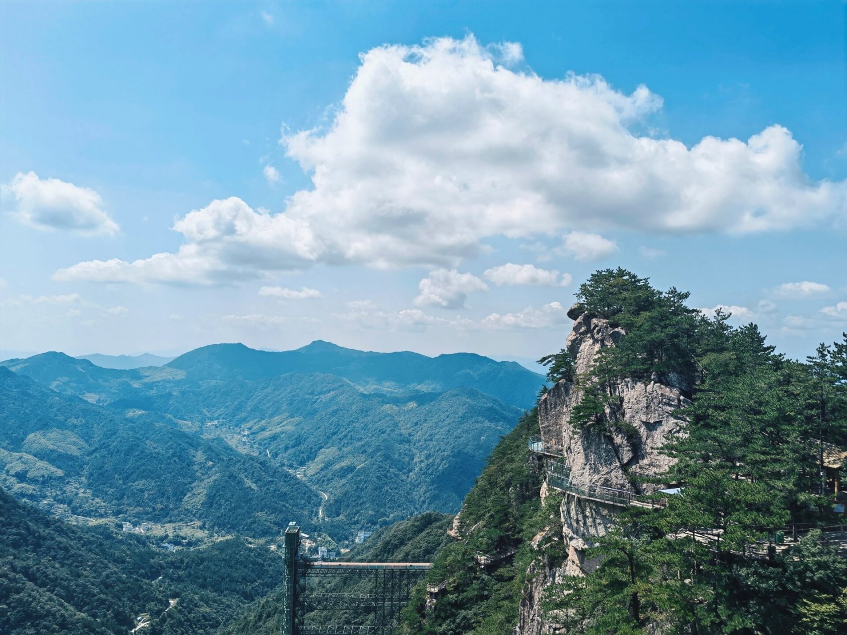美到令人陶醉的天堂寨,不可辜负的美景 罗田天堂寨,沿途风景优美,绿树
