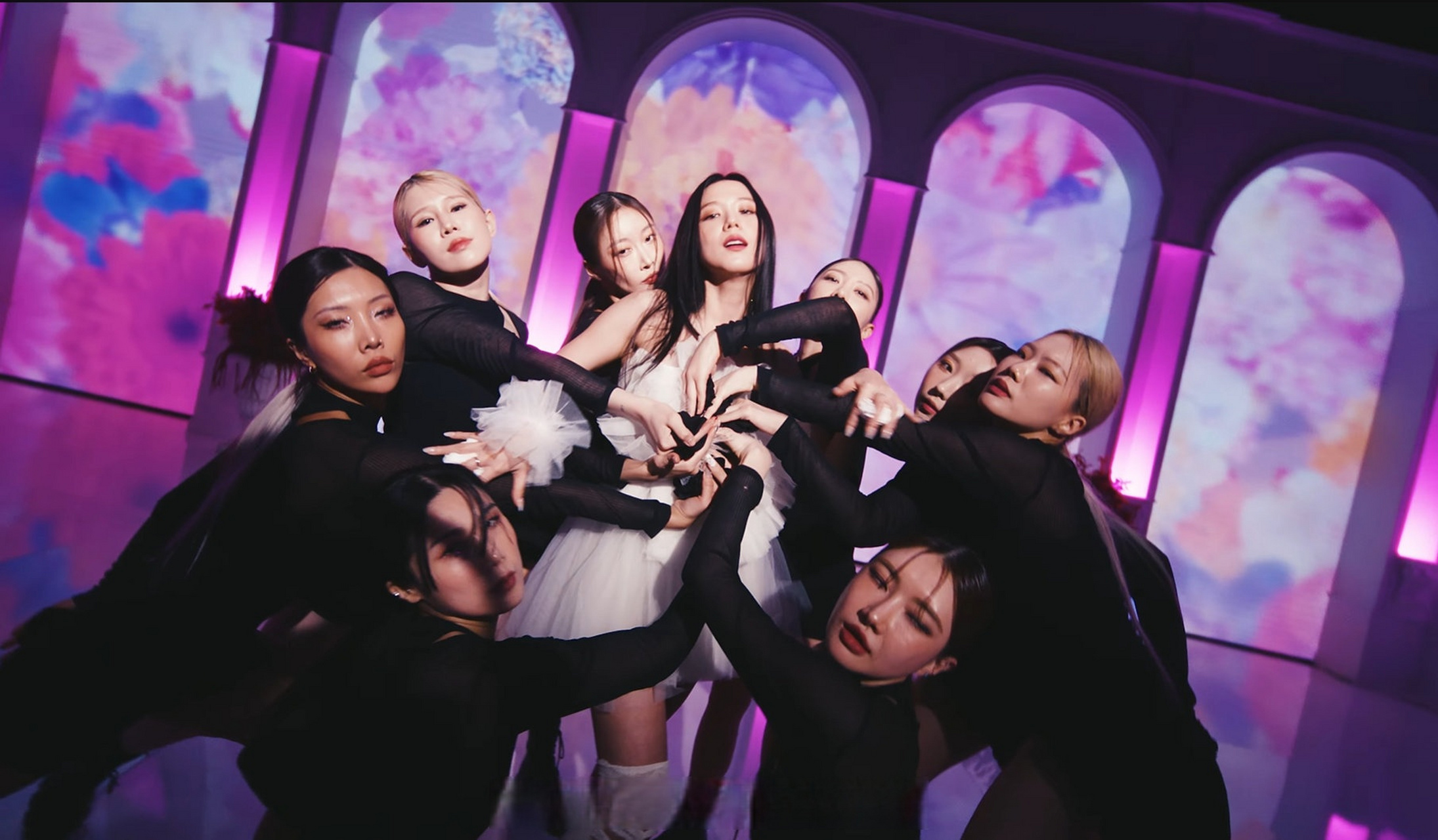 金智秀flower表演视频 金智秀新歌表演视频 一波美美的截图!