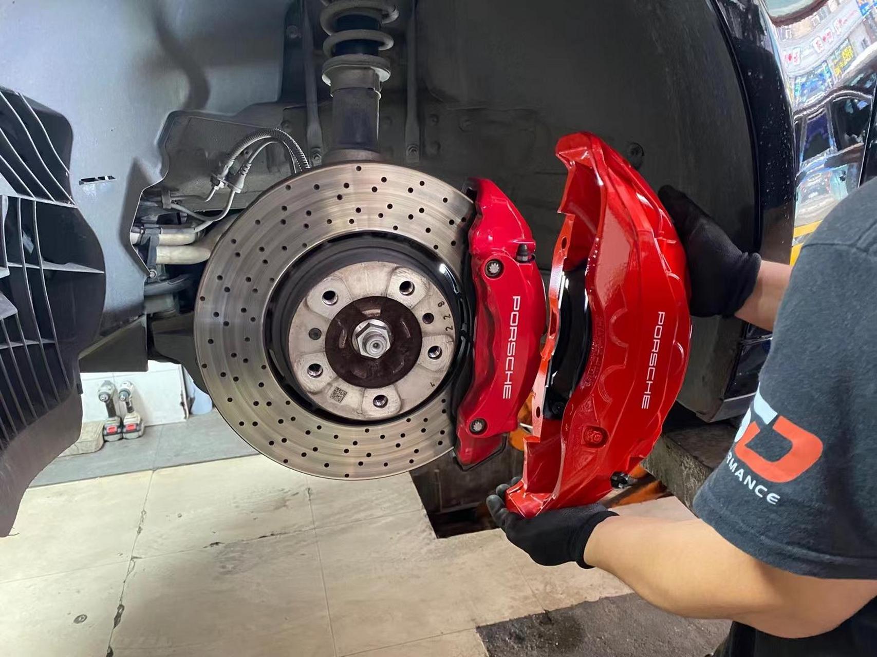 保时捷911改装升阿基波罗十活塞刹车卡钳.