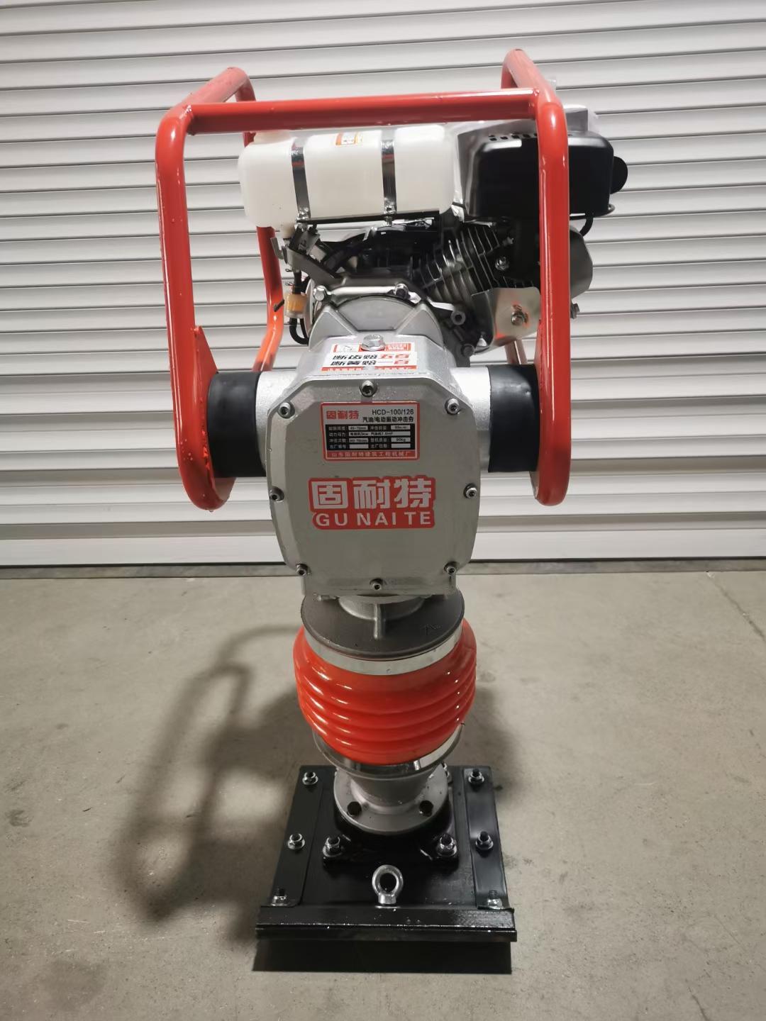 平板夯机砸夯机夯机平板震动夯机c120汽油平板夯高清图片柴油打夯机硅