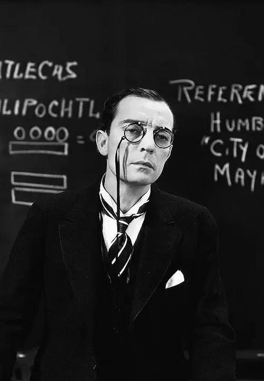 喜剧之神巴斯特基顿(buster keaton)是美国黄金时代无声电影时期最具