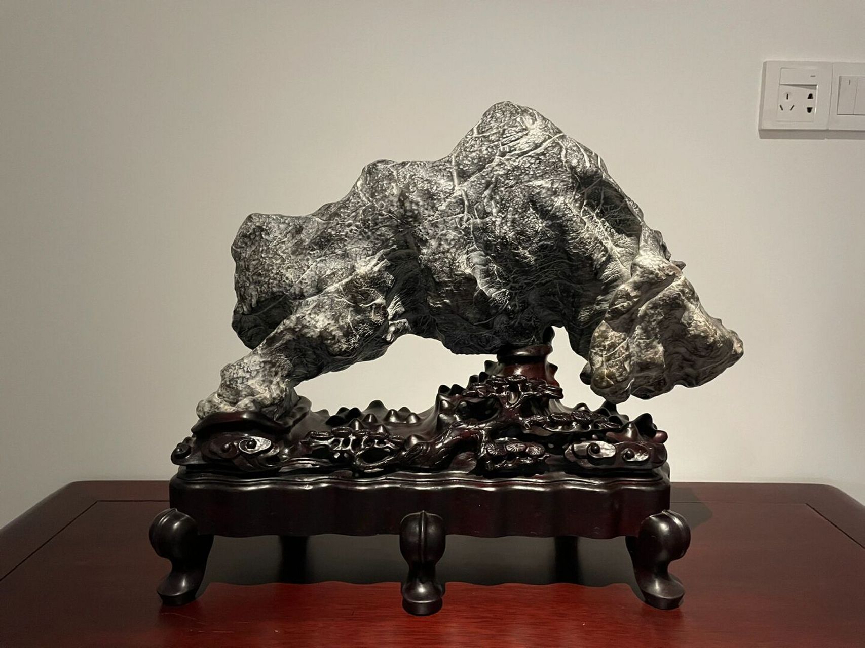 灵璧石,中国四大名石之首 灵璧石,中国四大奇石之一,蕴含神秘文化