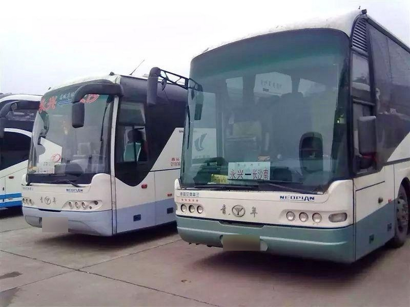 一代经典豪巴  青年尼奥普兰  6128高级豪华客车