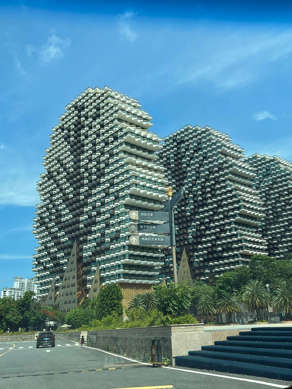 三亚大树酒店,88一晚 外观很吸引人,里面一言难尽