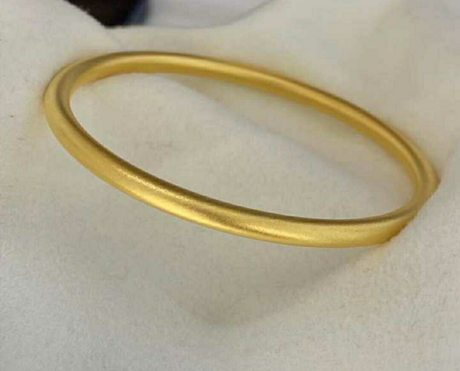 老凤祥镯子 老凤祥传承手镯里面没有老凤祥钢印,集美们你们的里面有吗