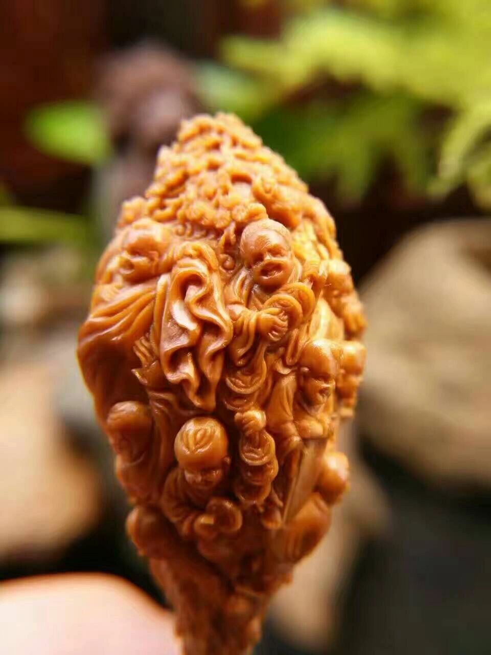 严根华本工作品--《十八童子戏弥勒》核雕 严根华本工作品--《十八