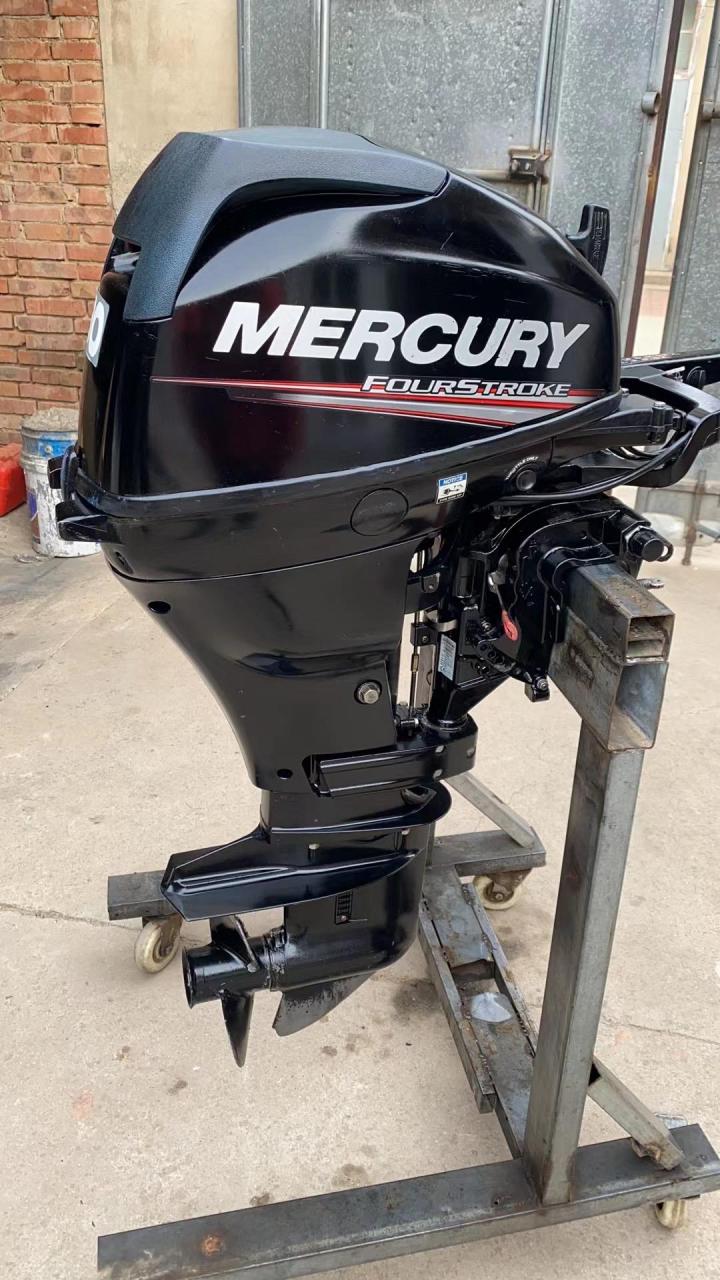 水星四冲15船外机 游艇维修