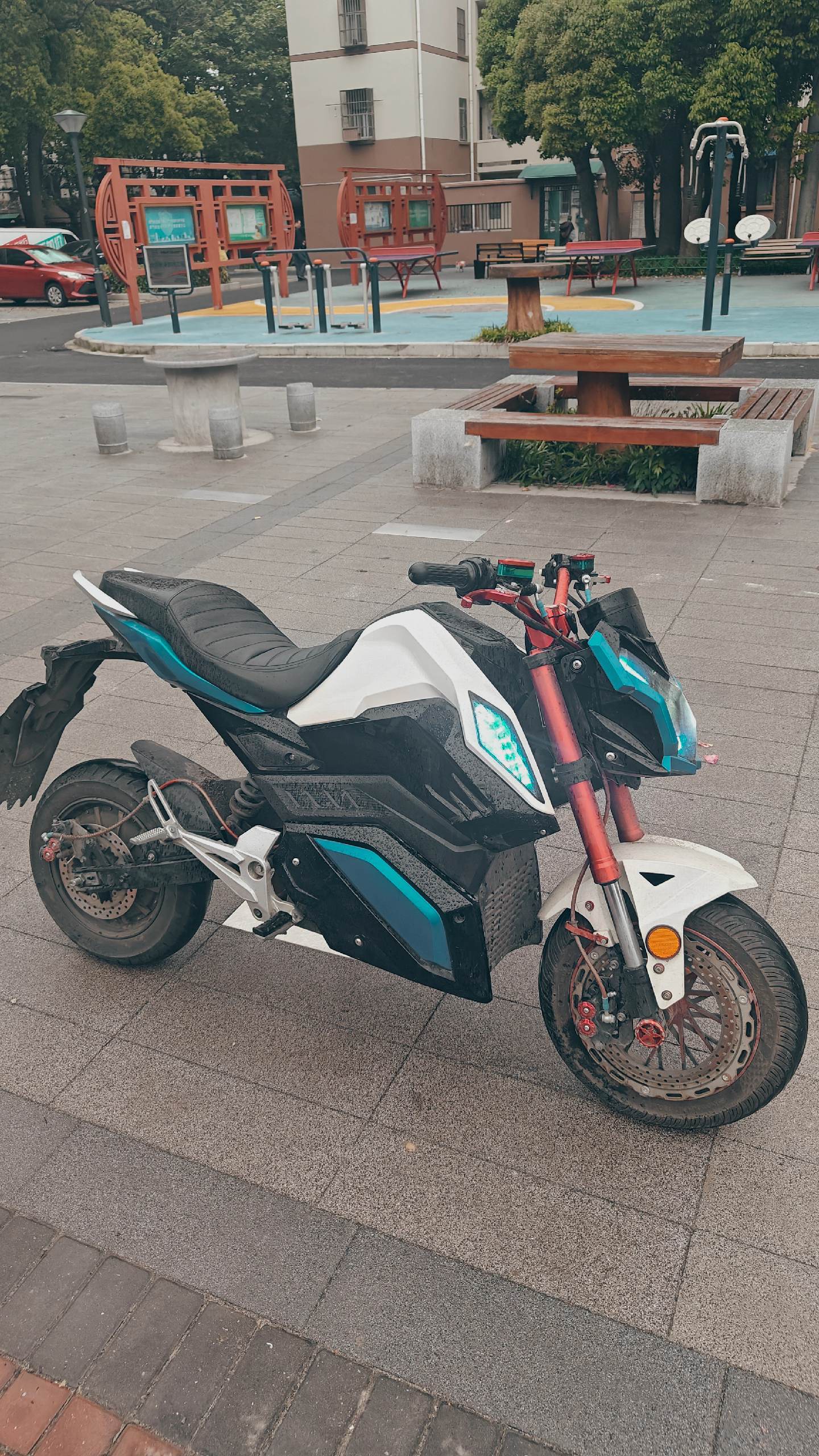 代目小牛九号小猴子z6电动车,9成新,72伏20,电池才换半年,蓝德72330控