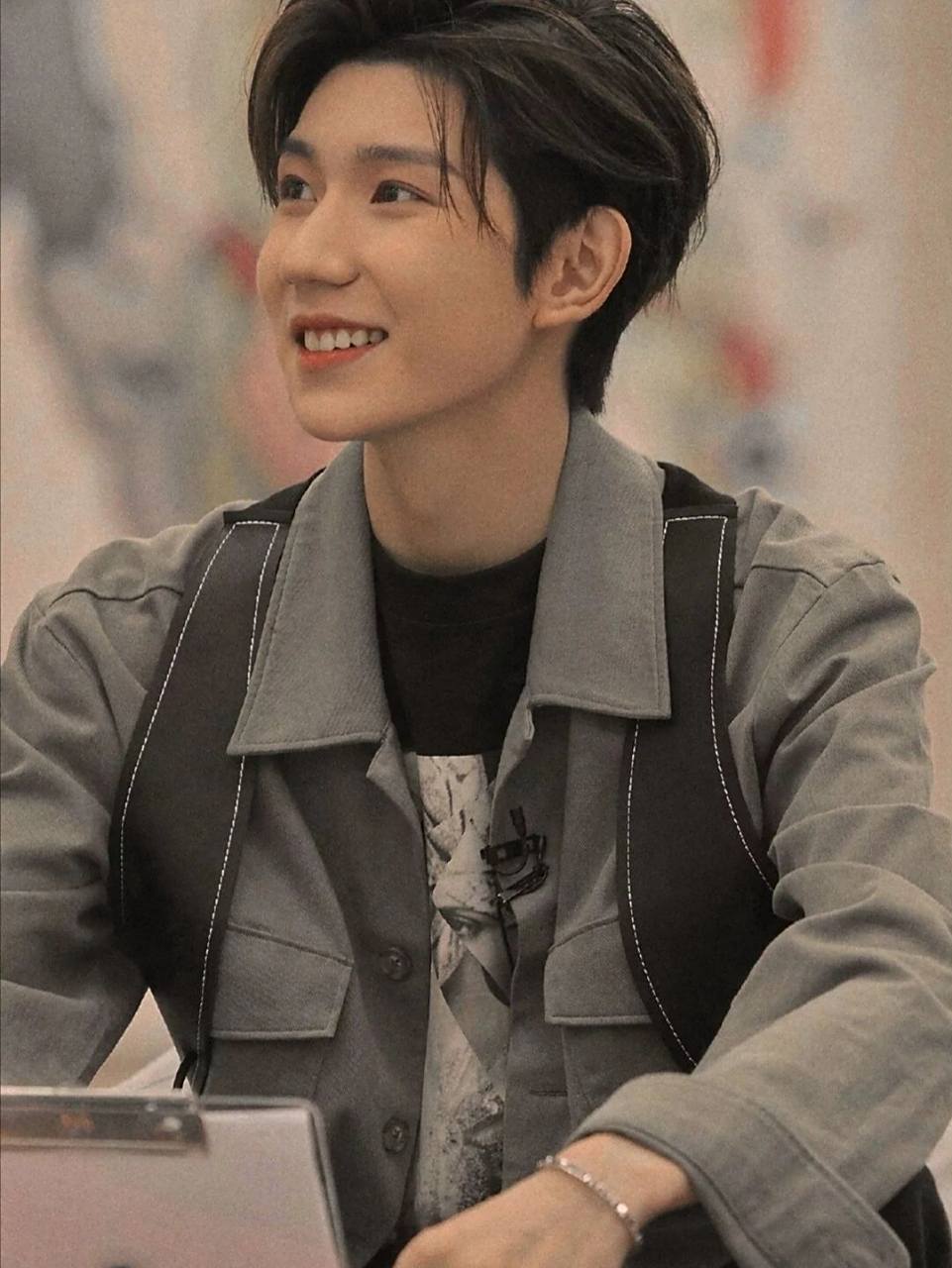 王源高清图片,简直帅爆了9898