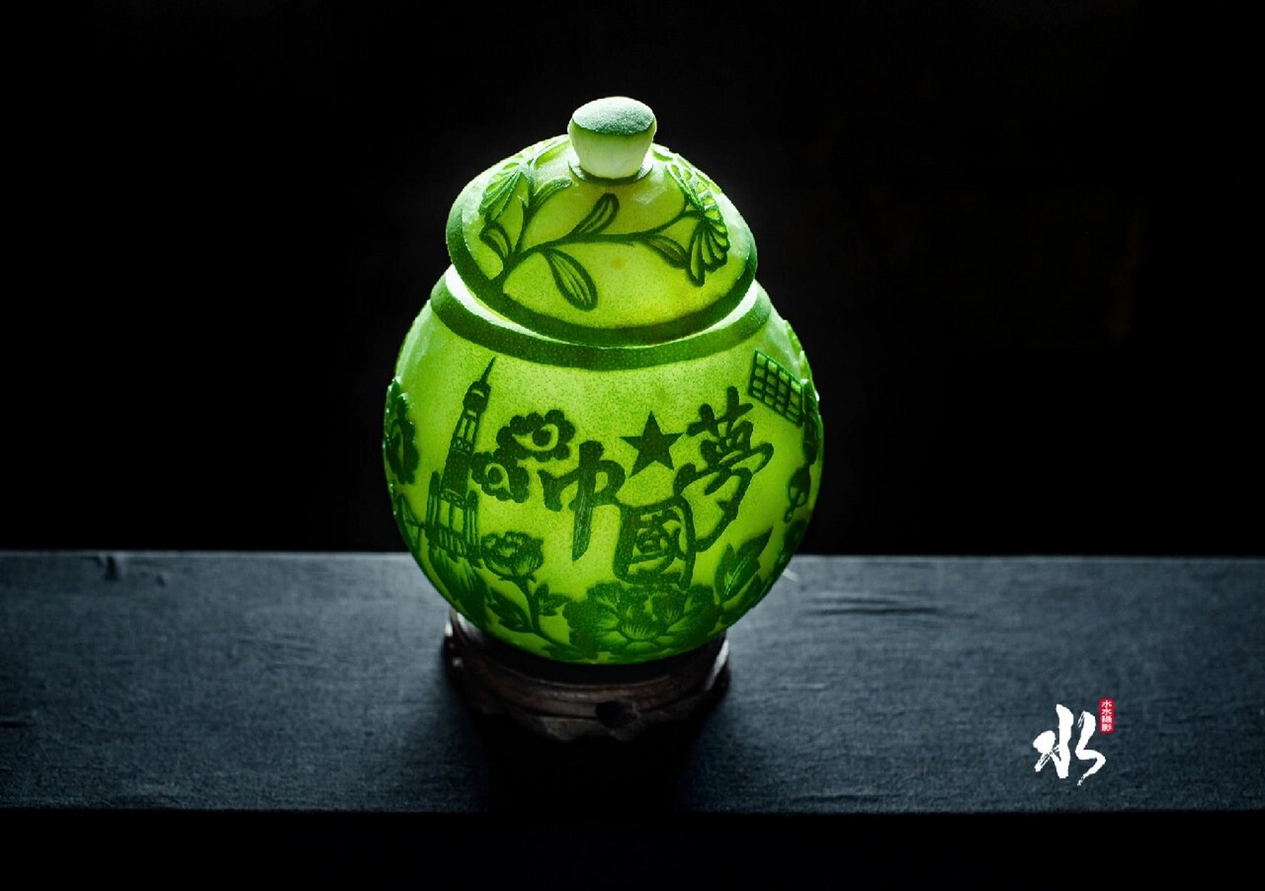 靖州雕花蜜饯 靖州雕花蜜饯是美食文化与民族文化完美结合的民间艺术