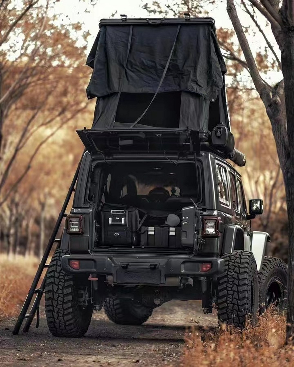 牧马人的帐篷~就这个可拆卸的车顶扛得住吗?