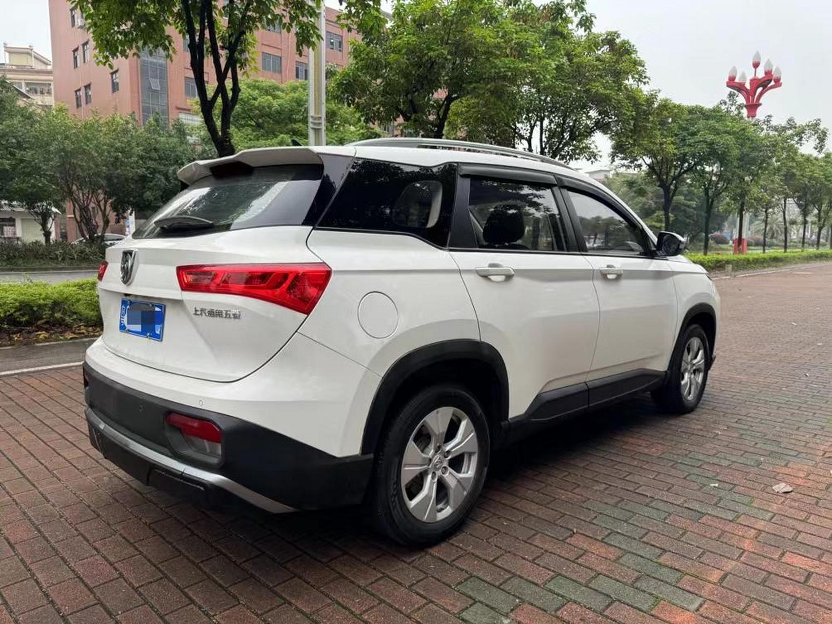 2020宝骏530手动豪华版,七座,1.5t排量,6速变速箱,3.