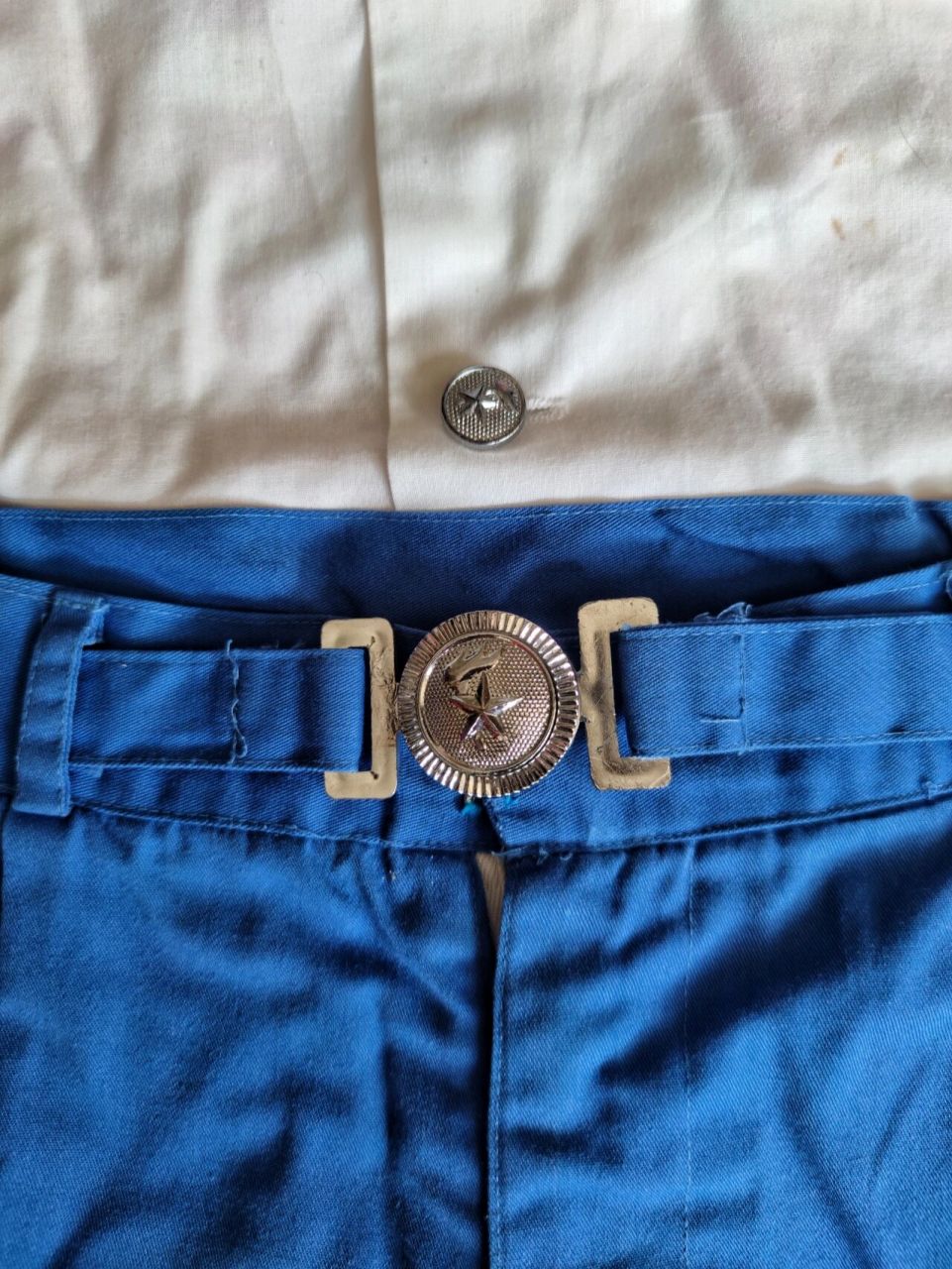 怀旧|天津八十年代的少先队队服 这套是八十年代的少先队队服,夏季款.