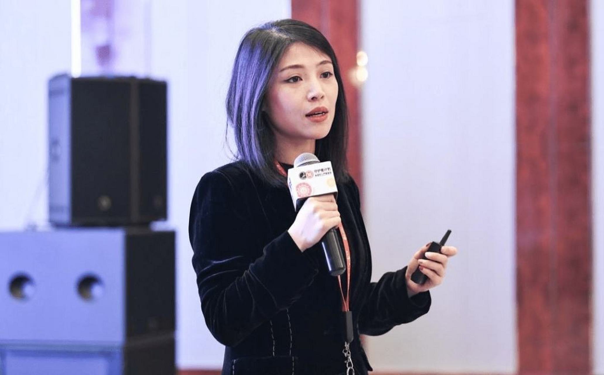 一天认识一个女企业家|relx悦刻-汪莹 94汪莹,三年让公司上市,电子