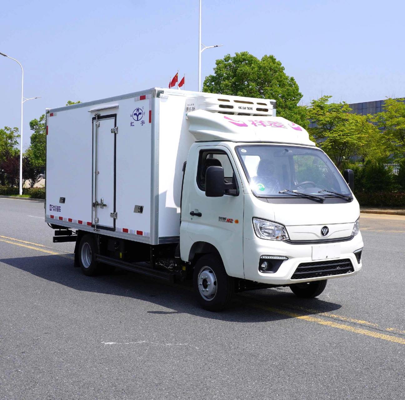 福田祥菱m2冷藏车(柴油版) bj5042xlc9jb6-01 整车尺寸:5815*1970*