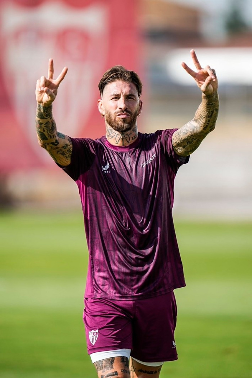 沙特联赛#  塞尔吉奥·拉莫斯参加了他在塞维利亚的第一次训练