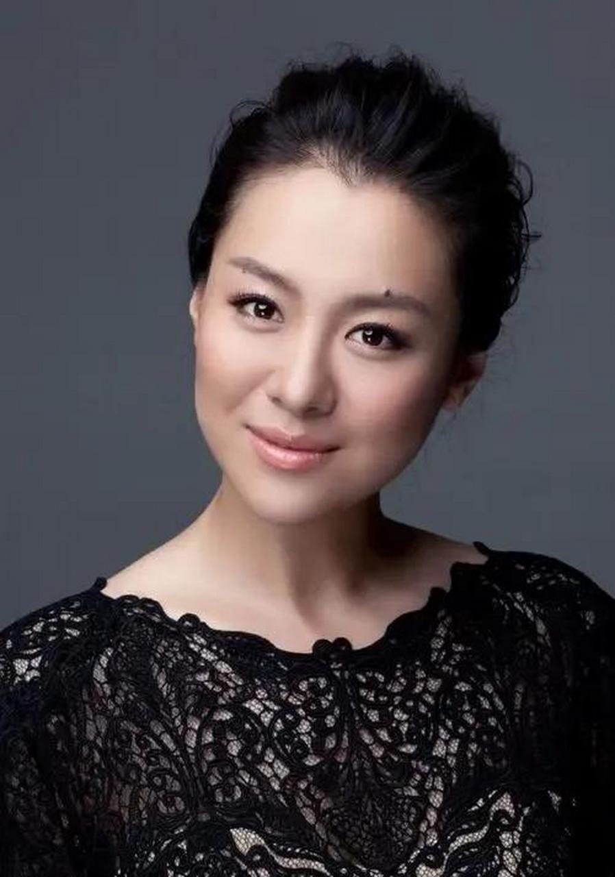 沈傲君和聂远谈了6年恋爱,可是聂远却始终没有和她结婚的打算,沈傲君