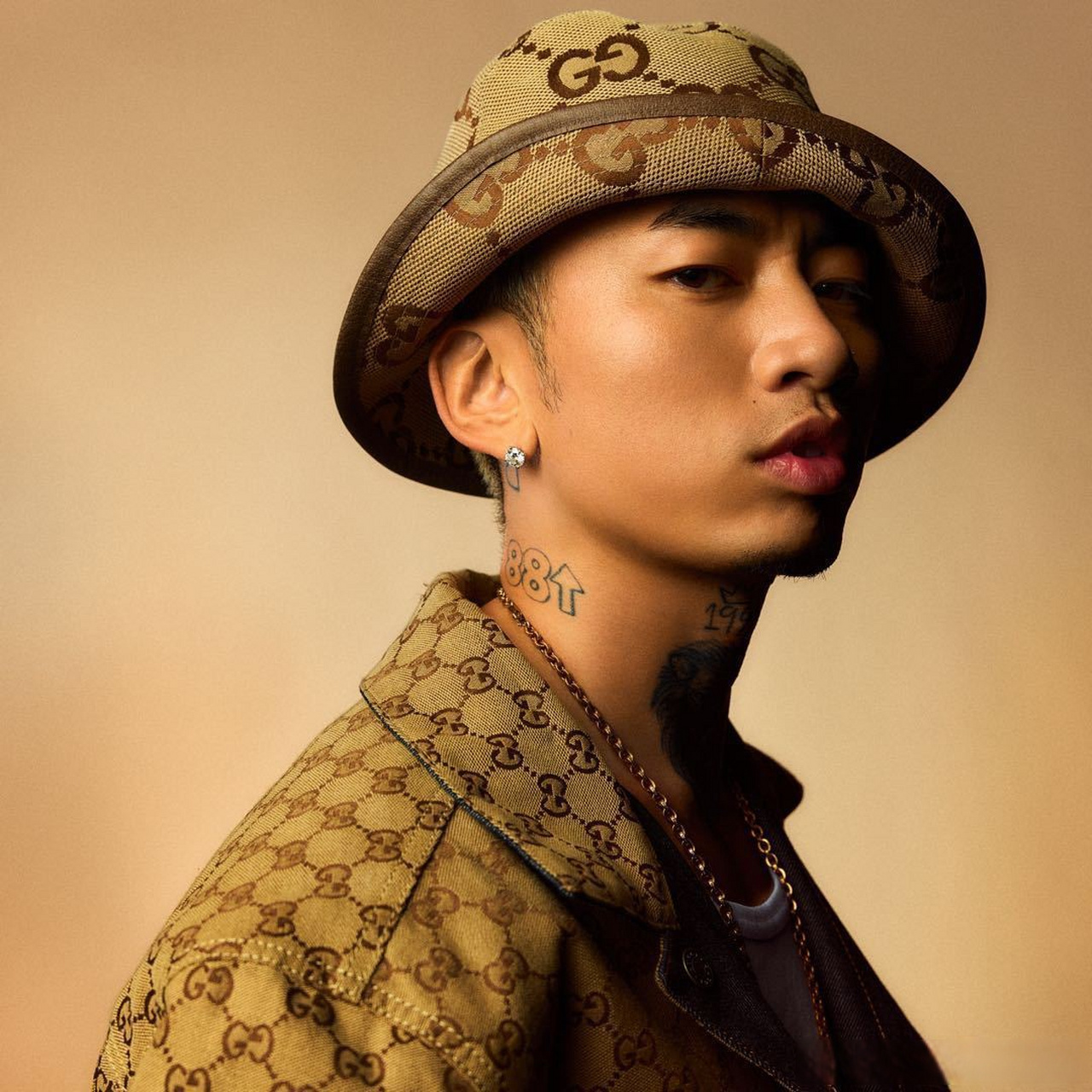 两人已经换头像了!  马思唯asen合作专辑《狗咬狗dbd》即将发布.