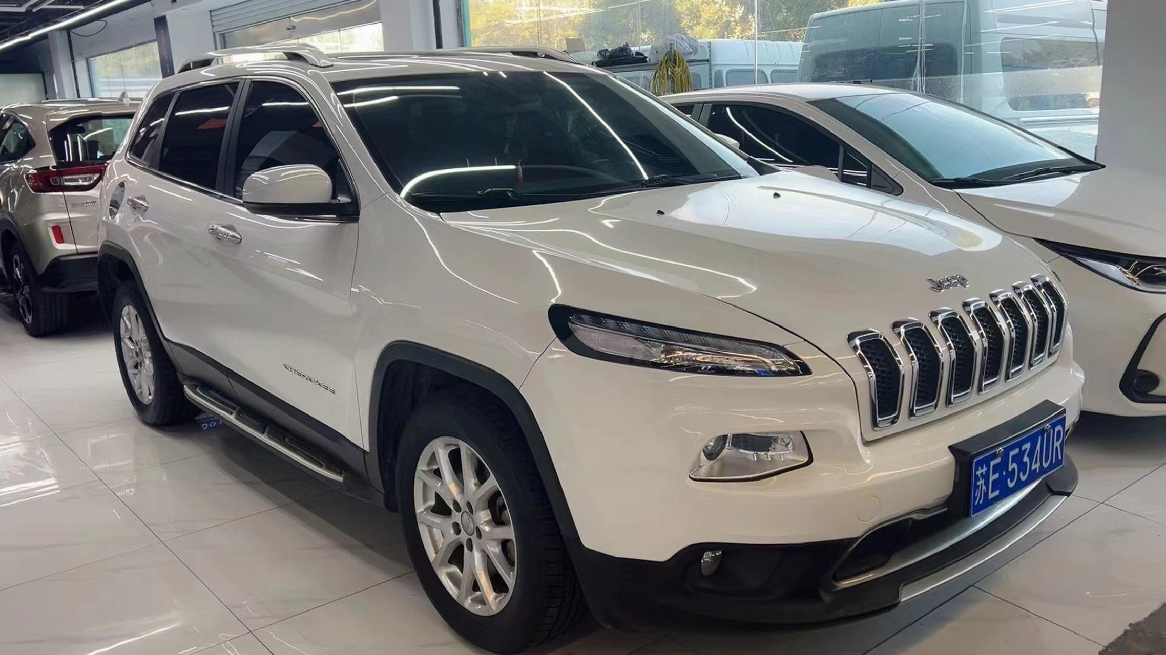 2019年吉普自由光,新车上路20万多 全车2个面补漆,2.0排量,批发价出
