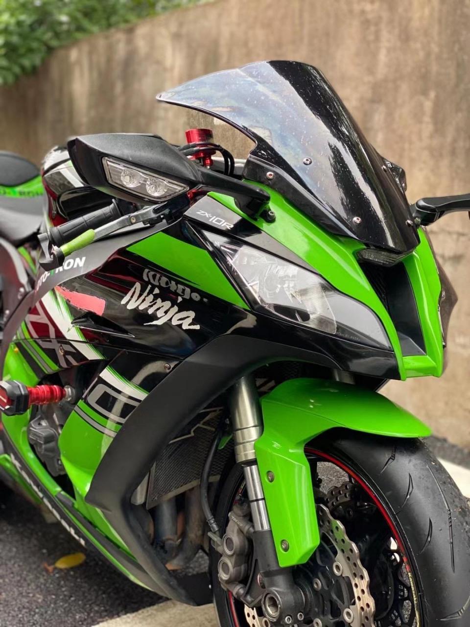 11年川崎大牛zx-10r 车辆介绍如下图
