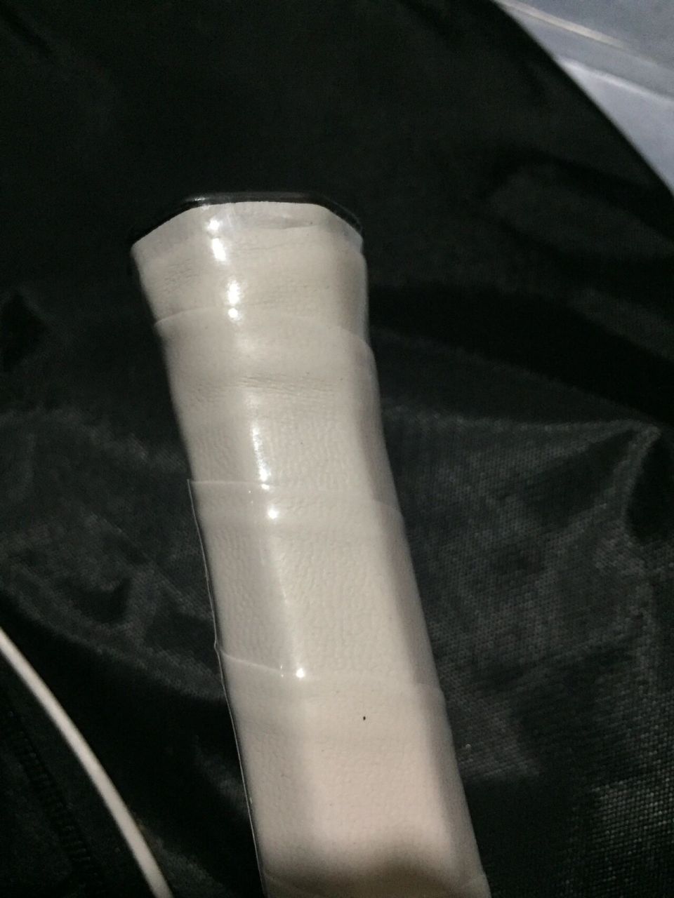 求解答,羽毛球拍热缩膜要撕掉吗 新手,平常不怎么打羽毛球,想问问各位