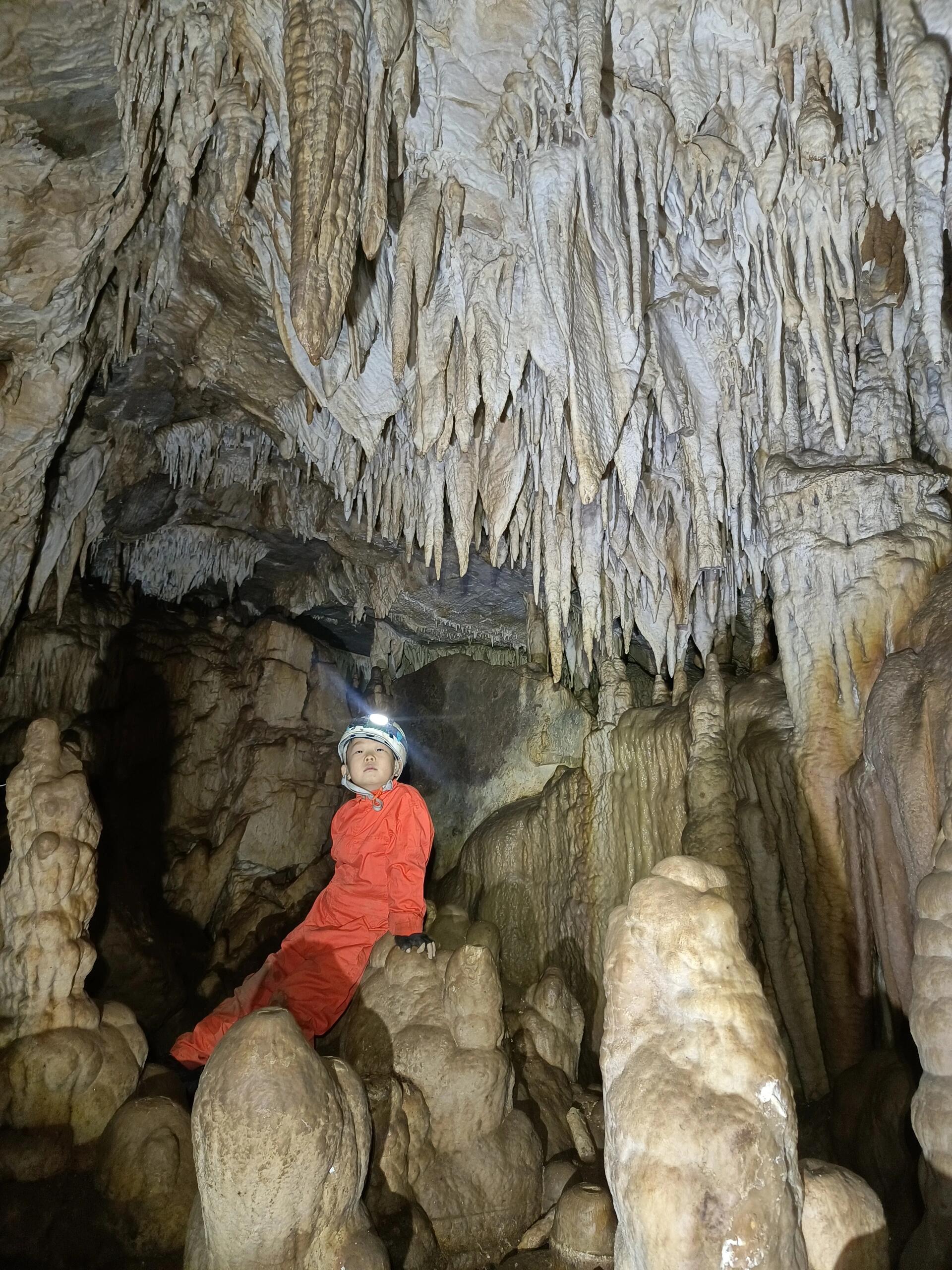 北京最美地下公园 通常,钟乳石要经过数万年甚至数十万年才能形成