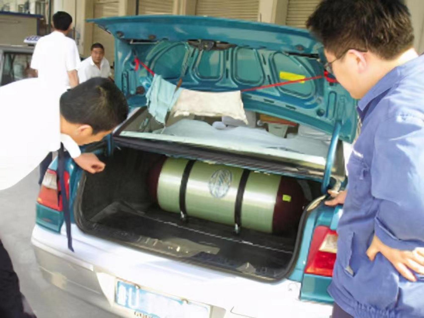 汽车加装液化气罐,人命关天!