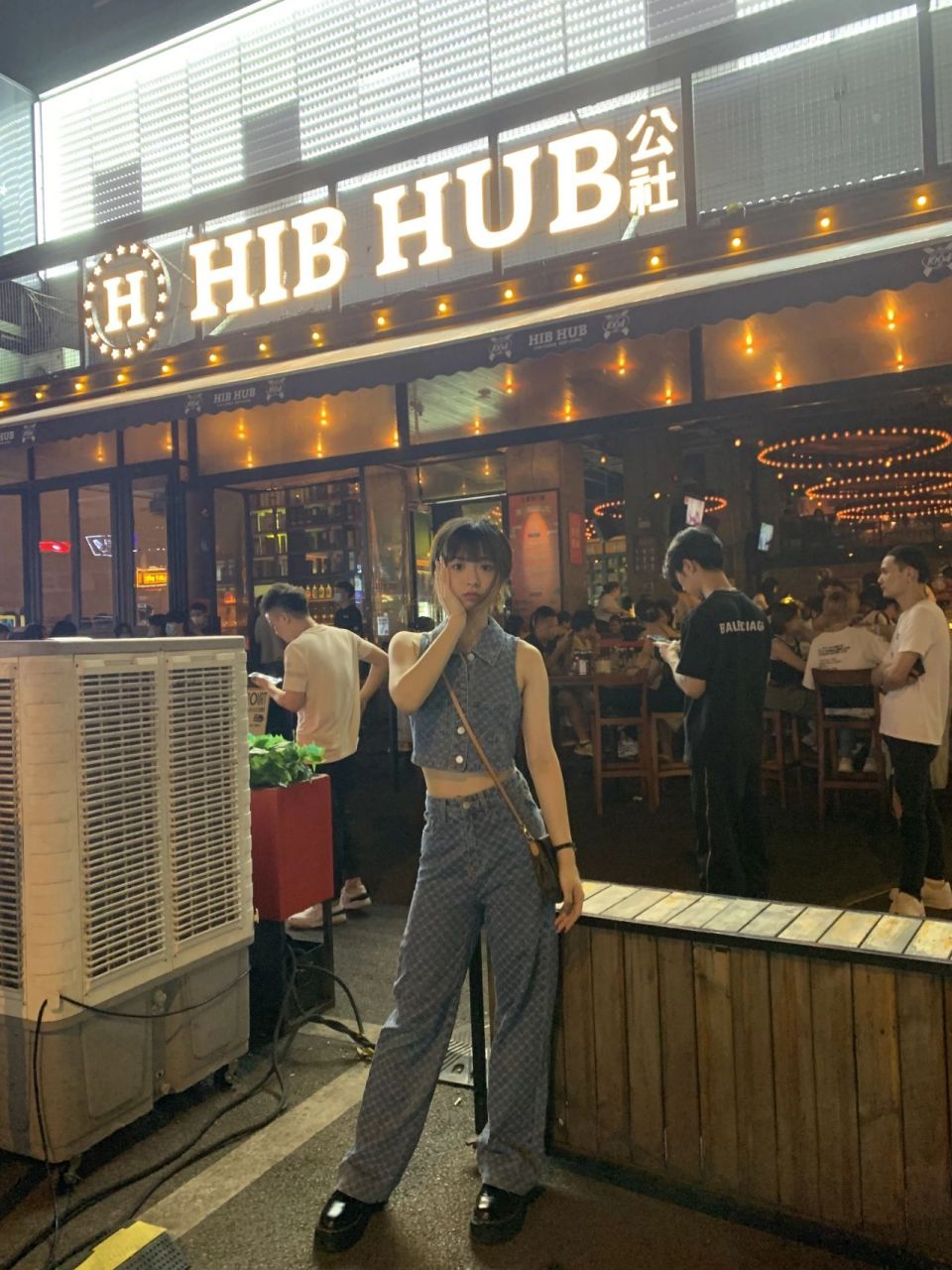 长沙hibhub公社|gay bar初体验 11:05-11:30左右去的 刚好赶上他们的