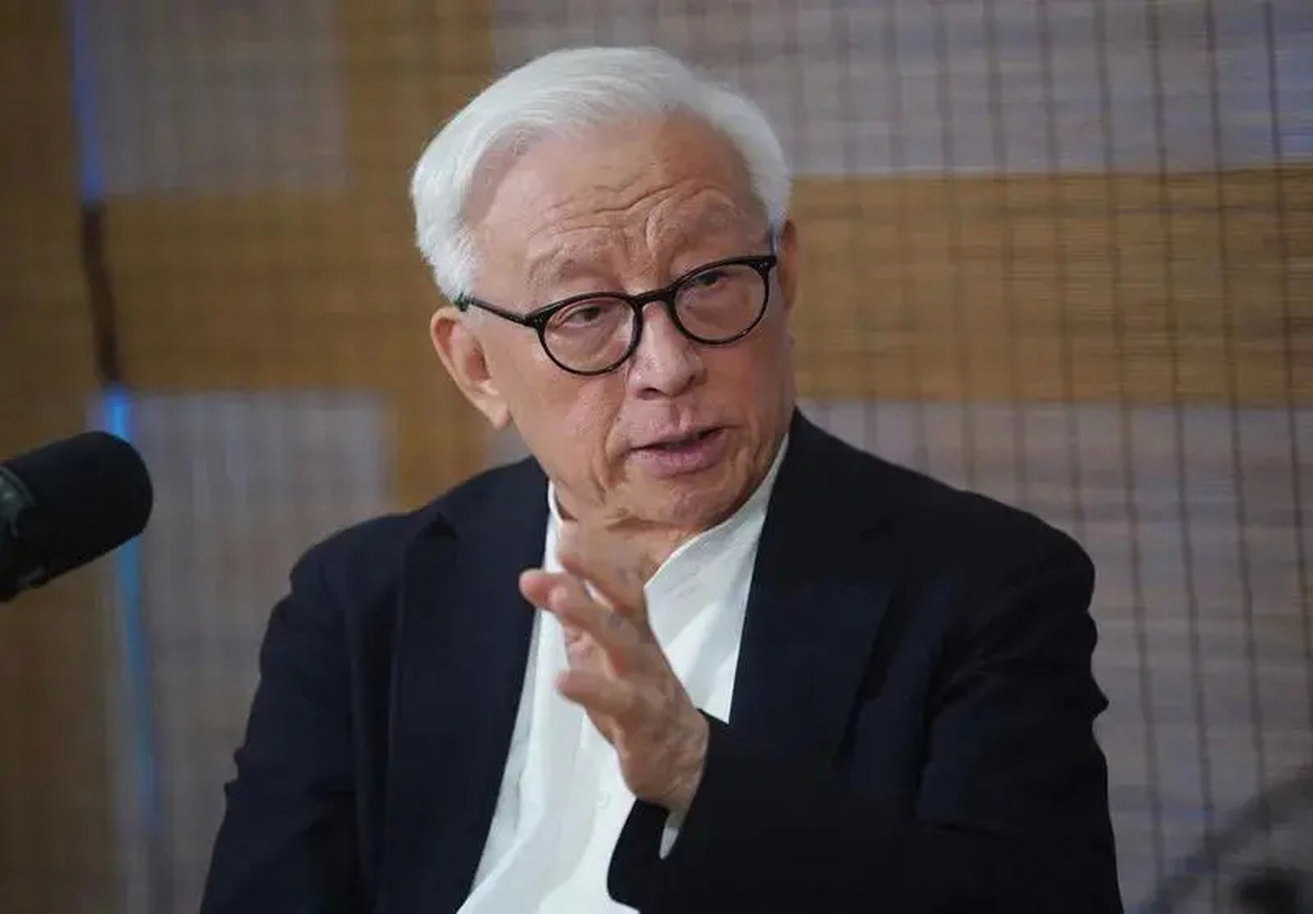 曹兴诚高喊捐30亿元新台币强化台湾防务,结果却一毛不拔;律师控其诈欺