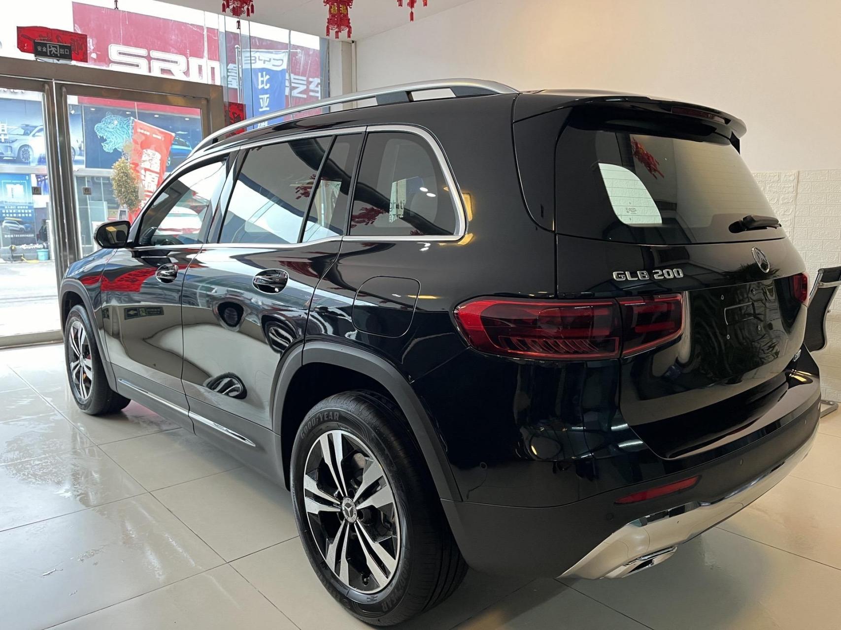 24款奔驰glb200黑棕7座,了解一下