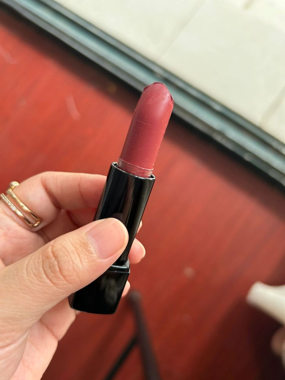 真诚求问,口红这样是发霉了吗?