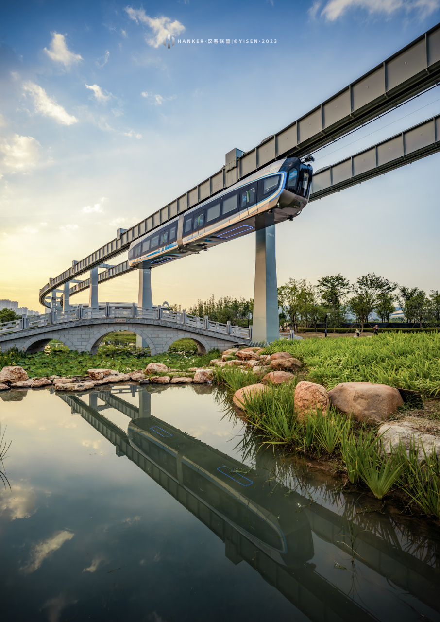 武汉空轨"光谷光子号",有没有试乘过的小伙伴  (via一森和西瓜)