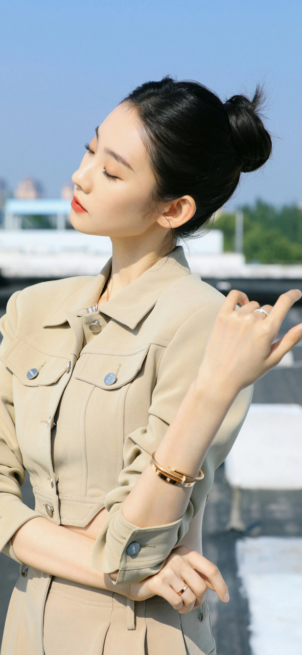 张艺凡天台美拍壁纸图集