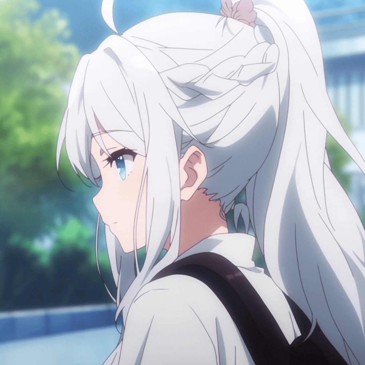 高马尾白毛女头!