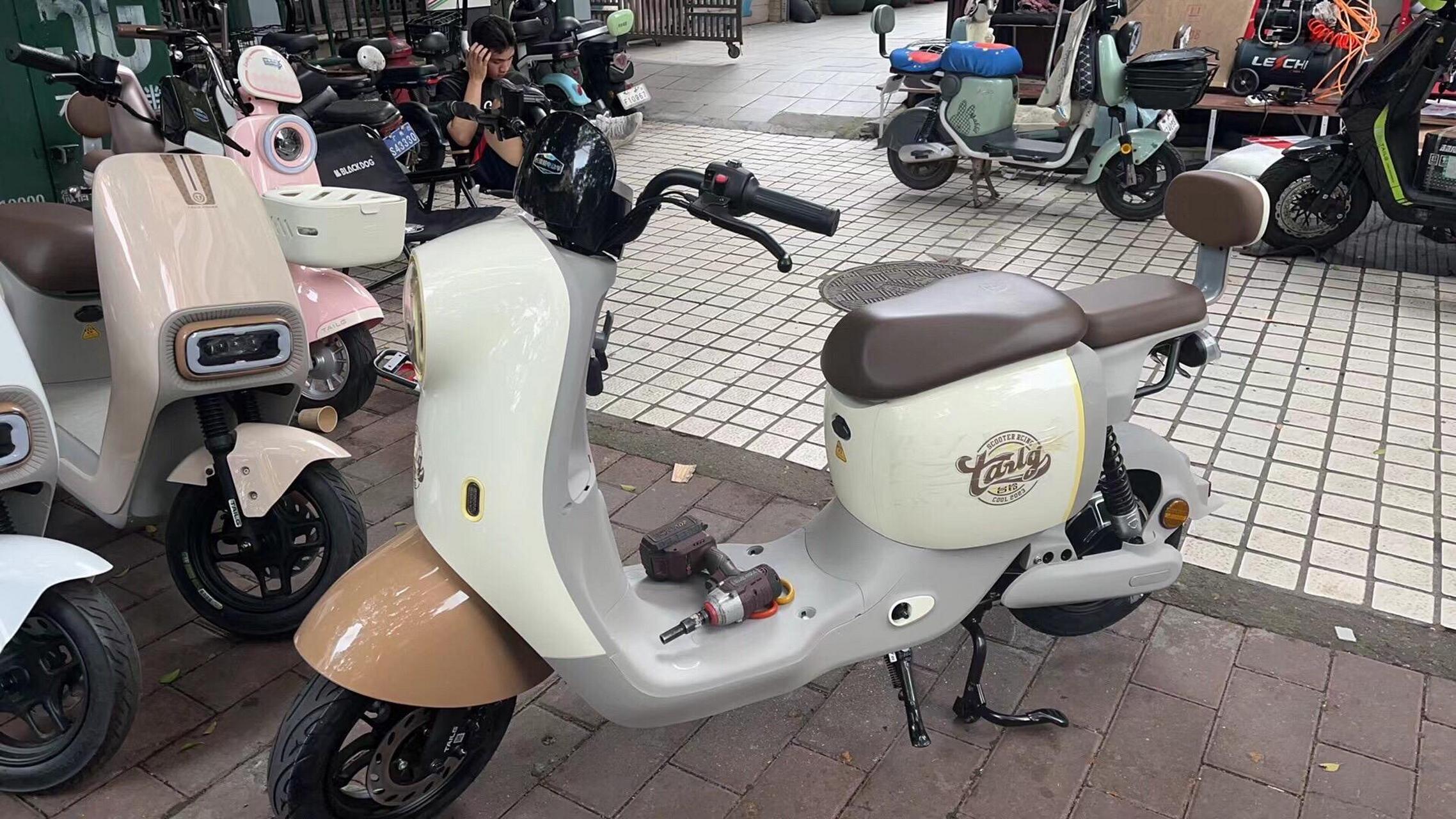 台铃新萌苏2023版,升级版本 前碟后鼓,即刹即停,满足日常需求.