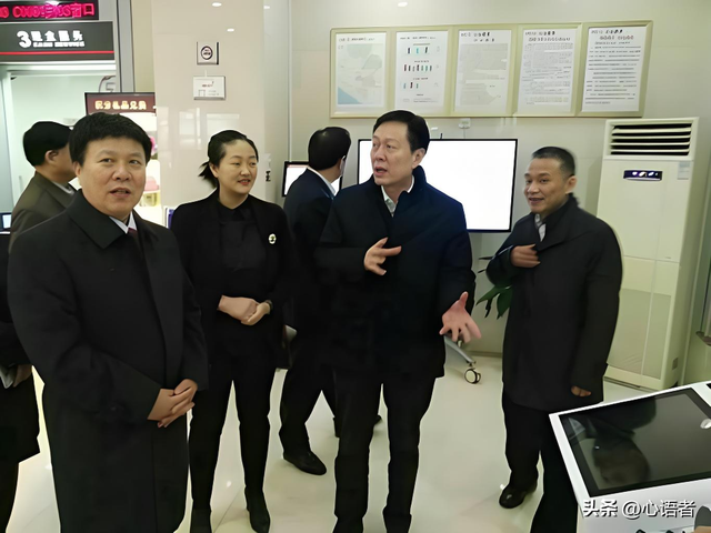 许杰,这位曾被称为"中原金融领军人物"的银行家,骤然跌落神坛