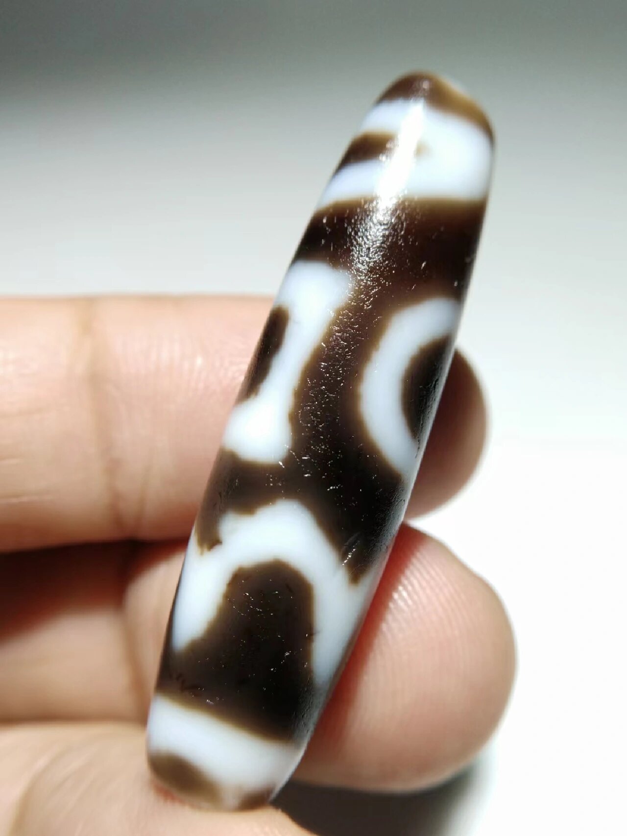 息增怀诛天珠 高油润藏传至纯息增怀诛天珠,通体白化白芯,唯美泌色老