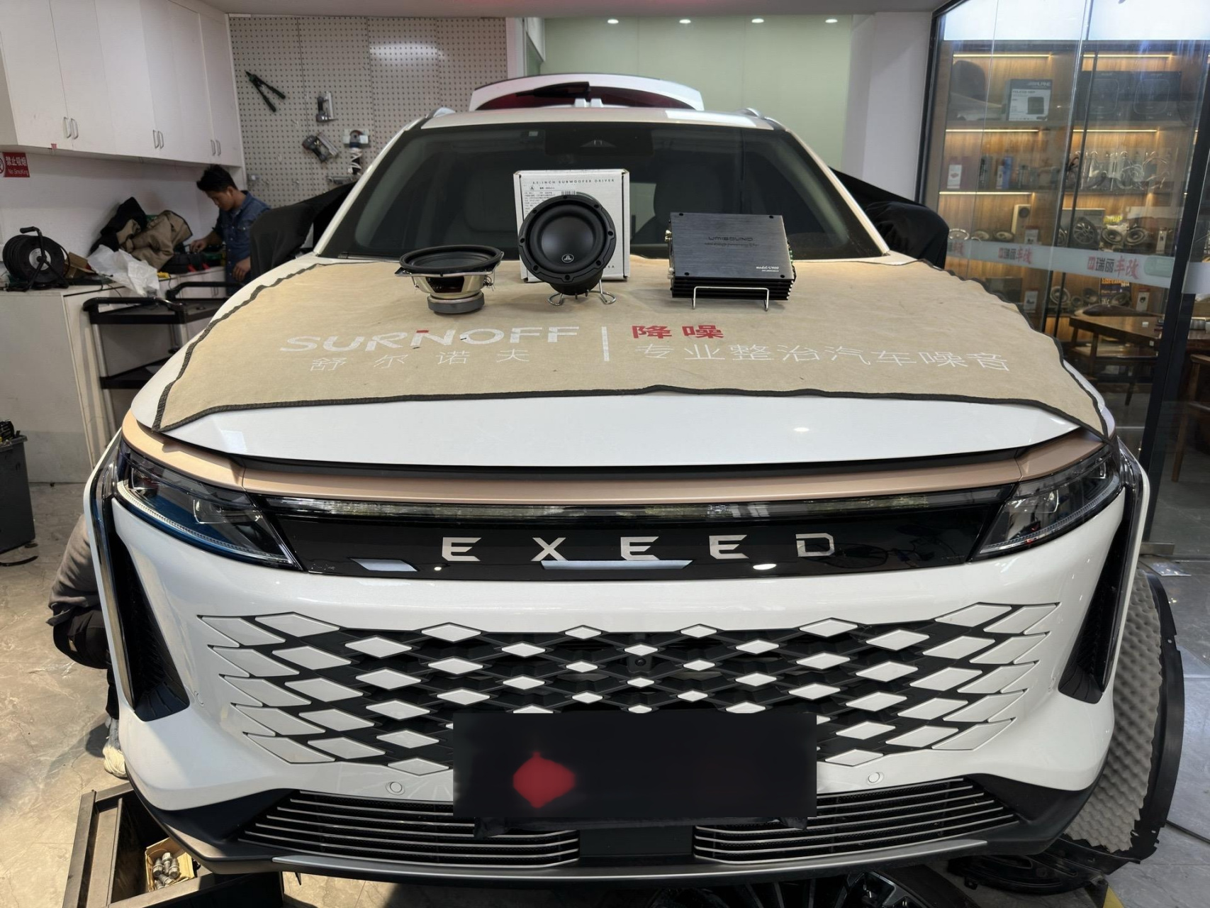 原车低音炮低频单薄无力,不占空间替换安装捷力6w3低音炮,优美声u900