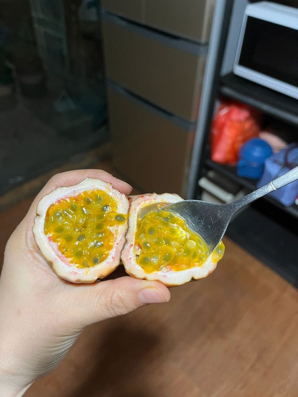 百香果的正确吃法(bushi)