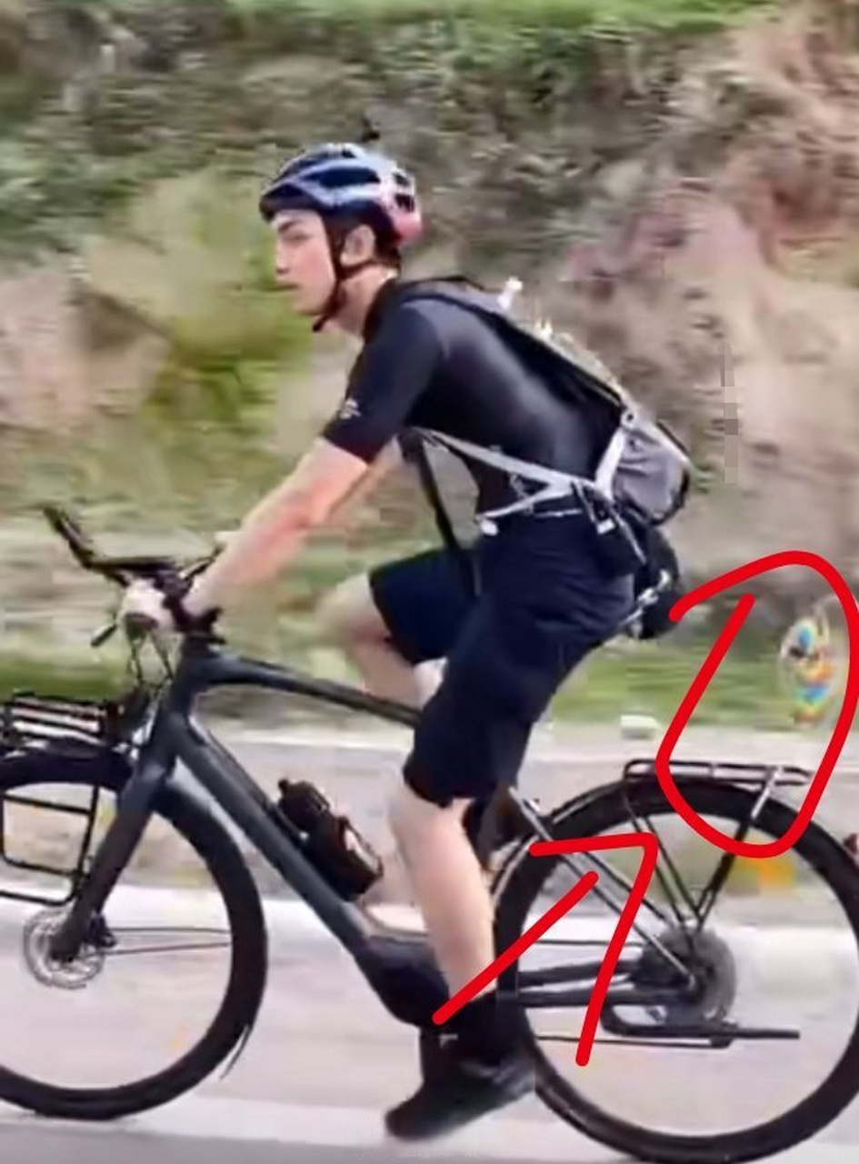 吴磊去骑行的时候,是还在车后面绑了一个彩色气球吗[并不简单] 阳光