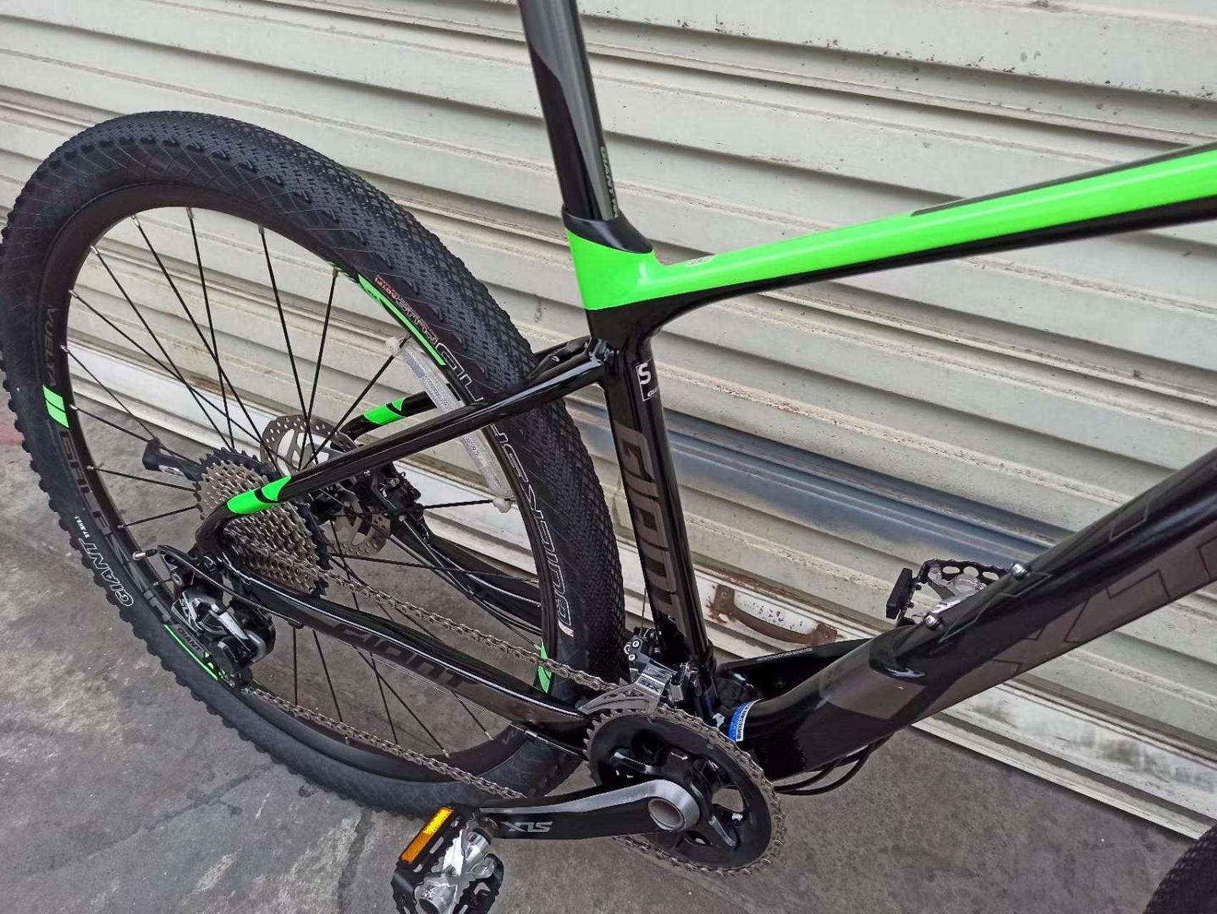 捷安特xtc860,油刹2x11速,s超轻铝合金车架,线控锁死气压前叉,27.