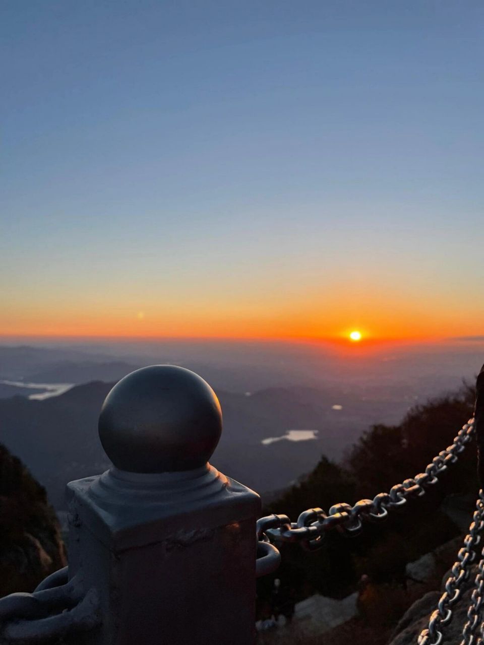 冬天登泰山必看攻略 泰山的雪景真的是人间仙境,从山脚到山顶,可以