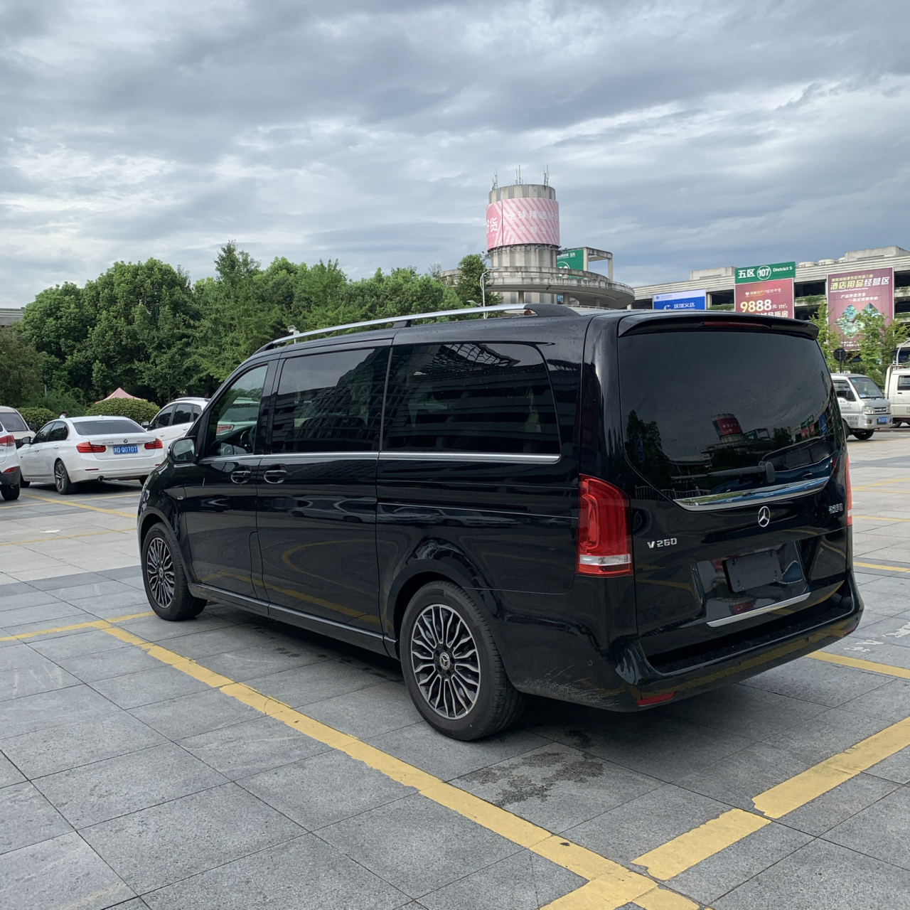 ootd  | 保姆车千万别买奔驰v260 因为实在是太好出片性价比太高了 给