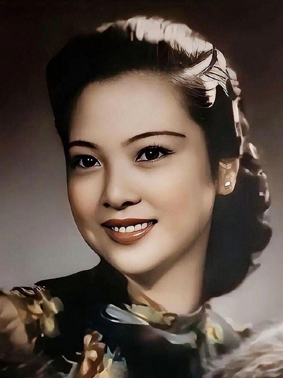 西北军杨虎城手下团长胡逸发,在舞厅认识向影心.